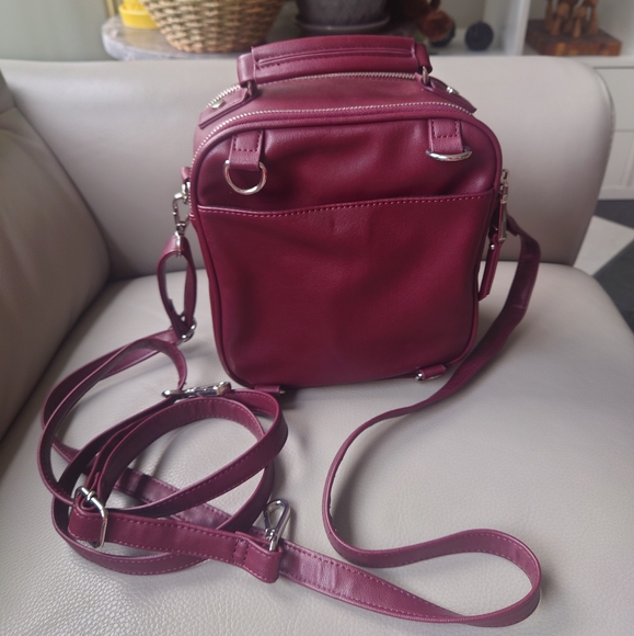 Colab Convertible Backpack/Crossbody Bag - Picture 4 of 6